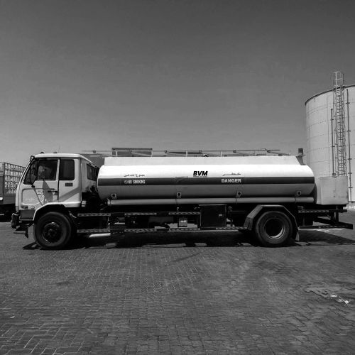 2500 IG/11300 Litres Lube Oil Tank Truck for Downstream Lube Oil Operations